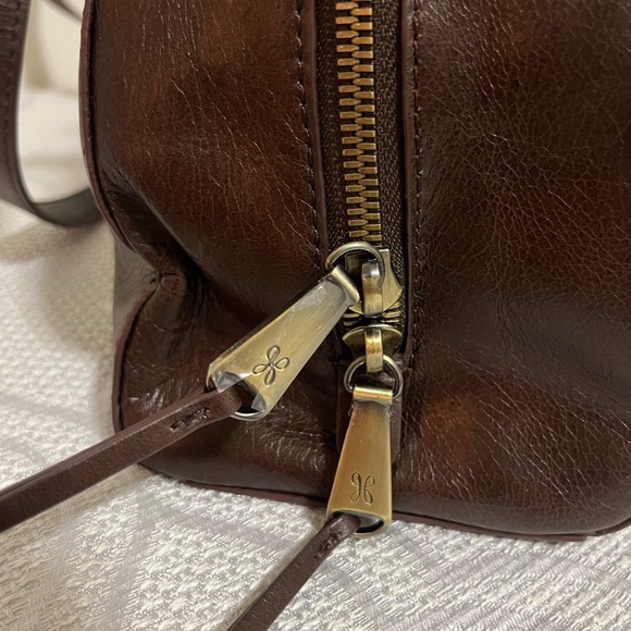 HOBO International– Beckon Leather Shoulder Bag Expresso - Dark brown - Picture 3 of 16